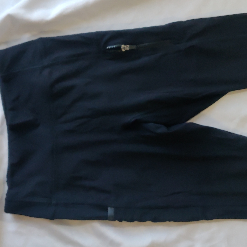 Fabletics Motion 365 Size Large - image 3